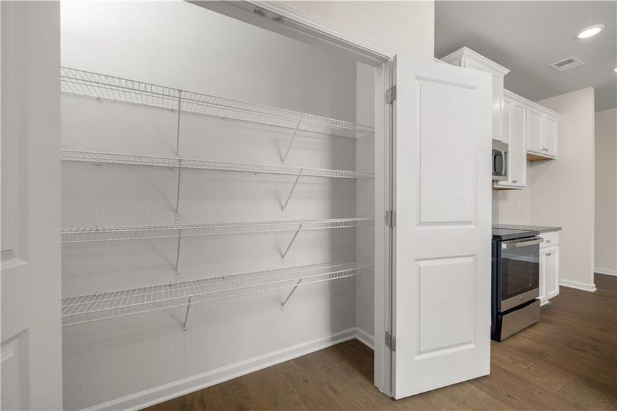 Spacious, unfurnished interior of a new home in Sandtown Falls, Atlanta (Image 21). Spacious, unfurnished interior of a new home in Sandtown Falls, Atlanta (Image 21).