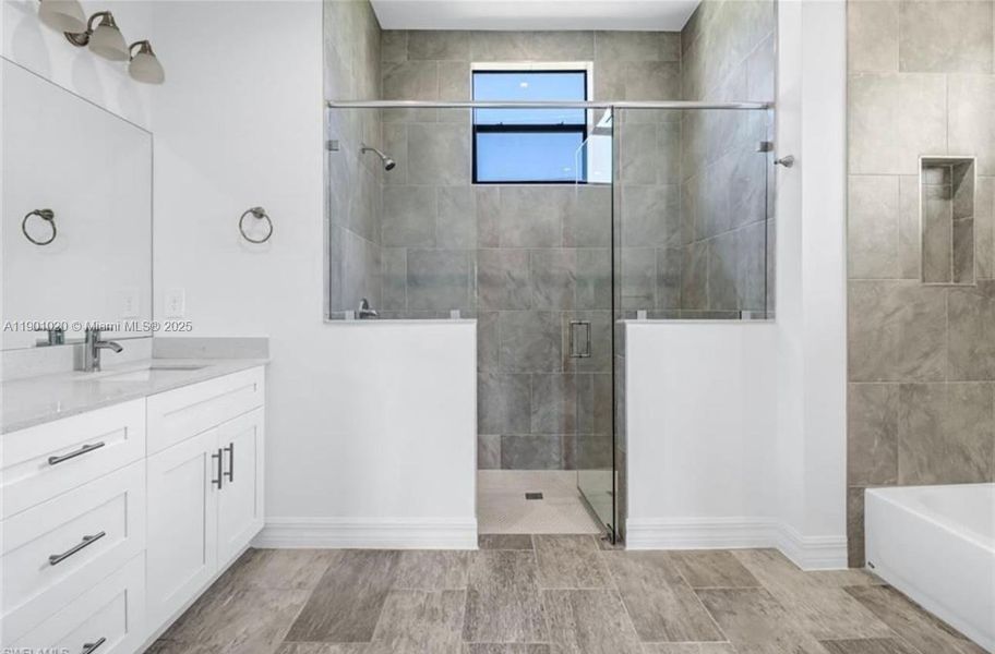 Furnished interior view inside a new home in , Lehigh Acres (Image 4).