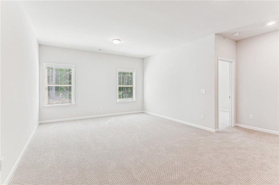 Spacious, unfurnished interior of a new home in , Flowery Branch (Image 40).