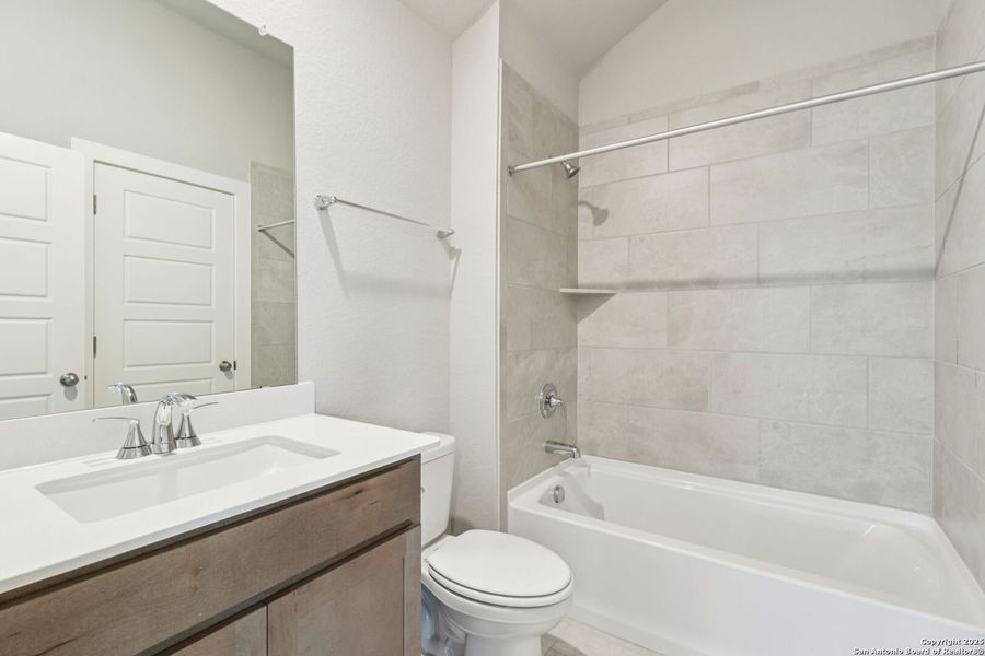 Furnished interior view inside a new home in Sagebrooke - Classic Series, San Antonio (Image 17). Furnished interior view inside a new home in Sagebrooke - Classic Series, San Antonio (Image 17).