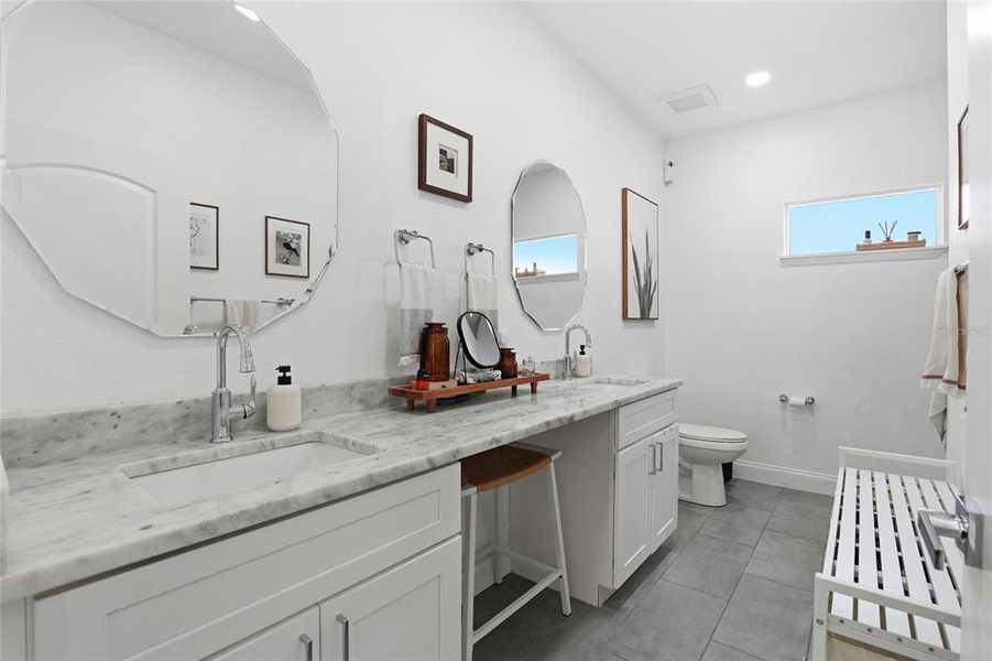 Furnished interior view inside a new home in , Gainesville (Image 19).