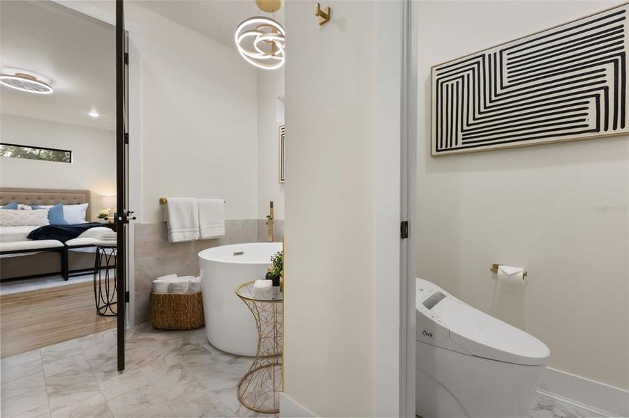 Furnished interior view inside a new home in , Orlando (Image 43).