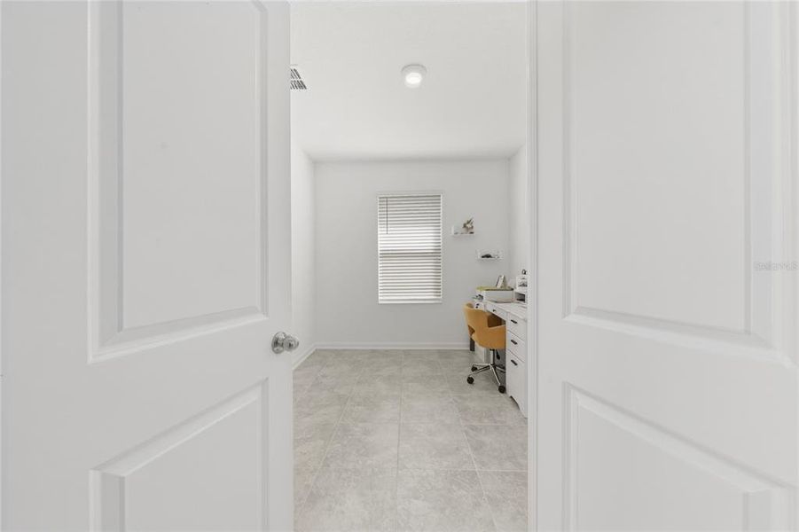 Spacious, unfurnished interior of a new home in Lawson Dunes, Haines City (Image 20).