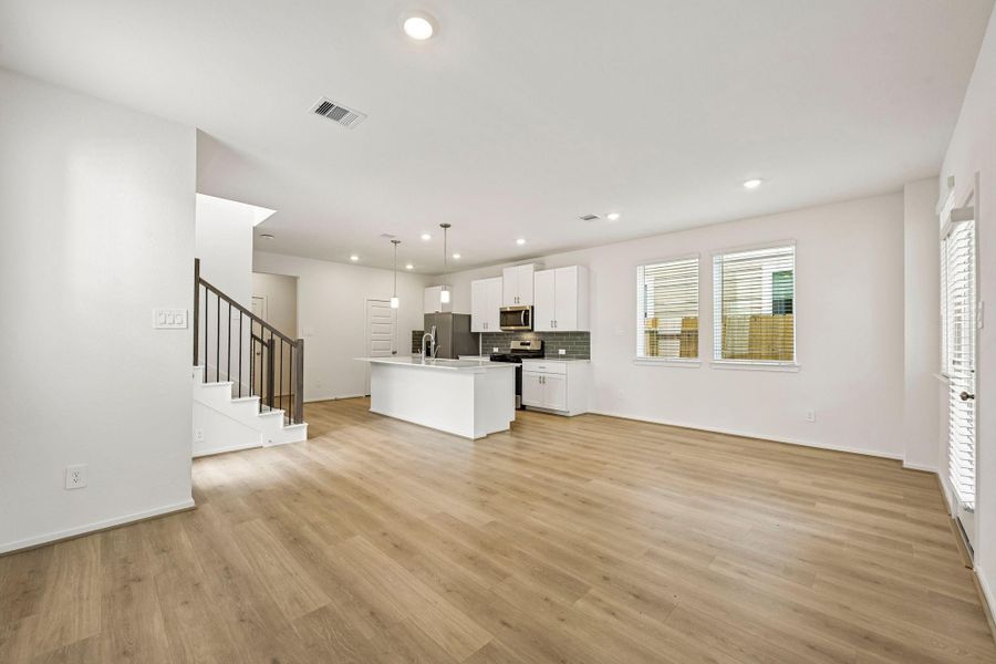 Spacious, unfurnished interior of a new home in Cole Creek Crossing, Houston (Image 23). Spacious, unfurnished interior of a new home in Cole Creek Crossing, Houston (Image 23).