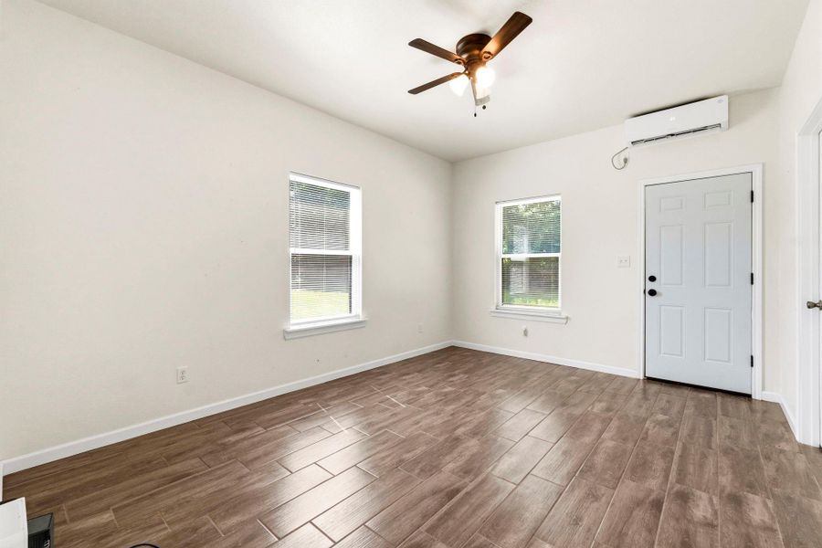 Spacious, unfurnished interior of a new home in , Livingston (Image 31).