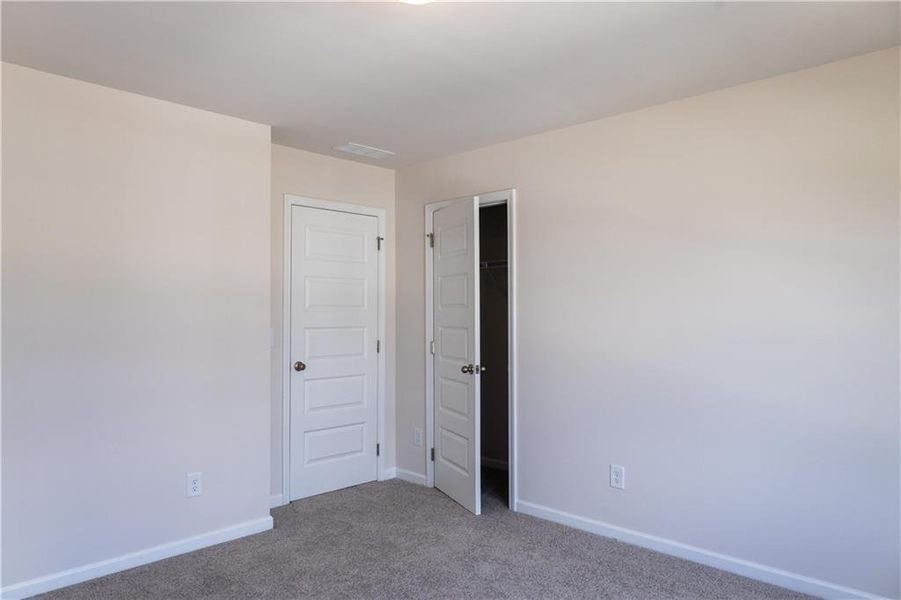 Spacious, unfurnished interior of a new home in Castleberry Pointe, Dawsonville (Image 18).