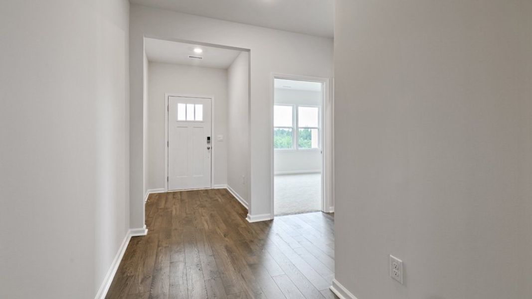 Spacious, unfurnished interior of a new home in East Ridge, Ayden (Image 12).