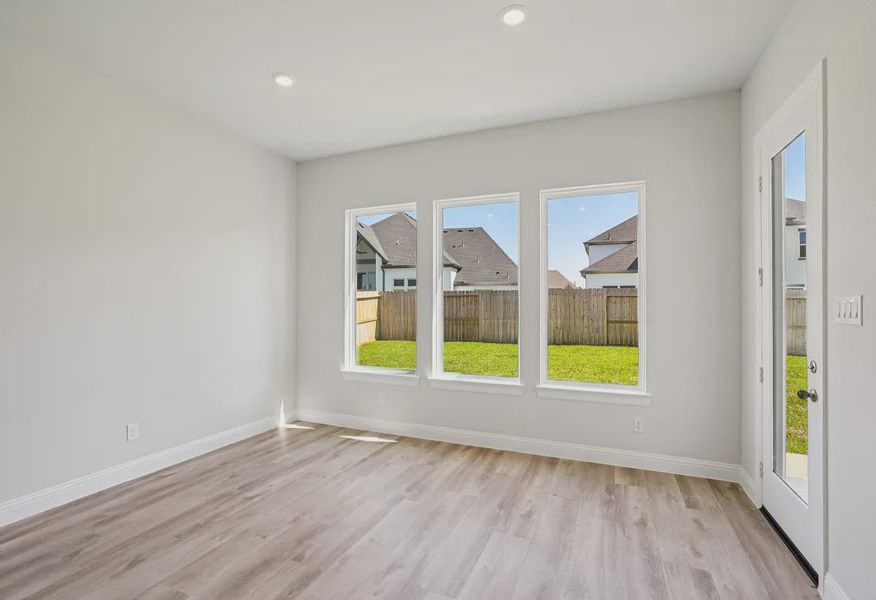 Plan 5019 Dining Room - 4 of 18