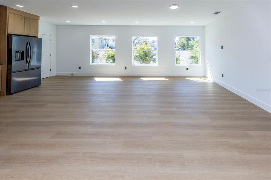 Spacious, unfurnished interior of a new home in , St. Petersburg (Image 20). Spacious, unfurnished interior of a new home in , St. Petersburg (Image 20).