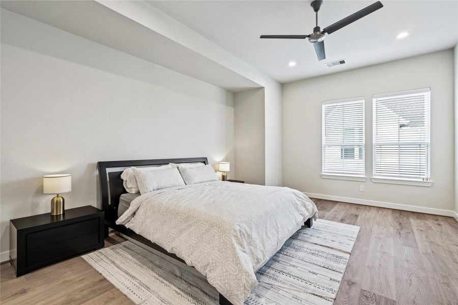 Furnished interior view inside a new home in Willowbend Point, Houston (Image 23).