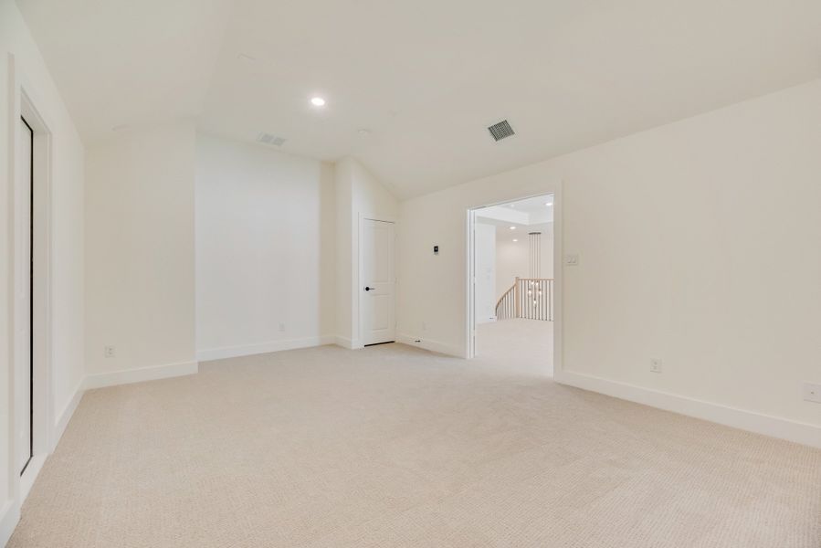 Spacious, unfurnished interior of a new home in Fields - 50' Lots, Frisco (Image 29).