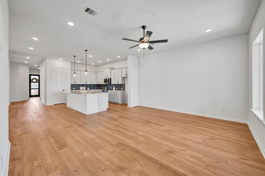 Spacious, unfurnished interior of a new home in Jordan Ranch - Terrace Collection, Fulshear (Image 26).