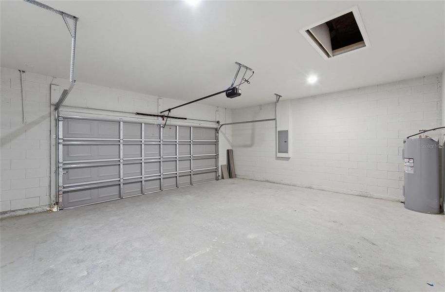 Spacious, unfurnished interior of a new home in , Ocala (Image 38).