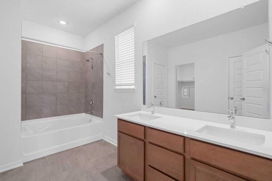 Furnished interior view inside a new home in Sagecrest Preserve, Conroe (Image 10).
