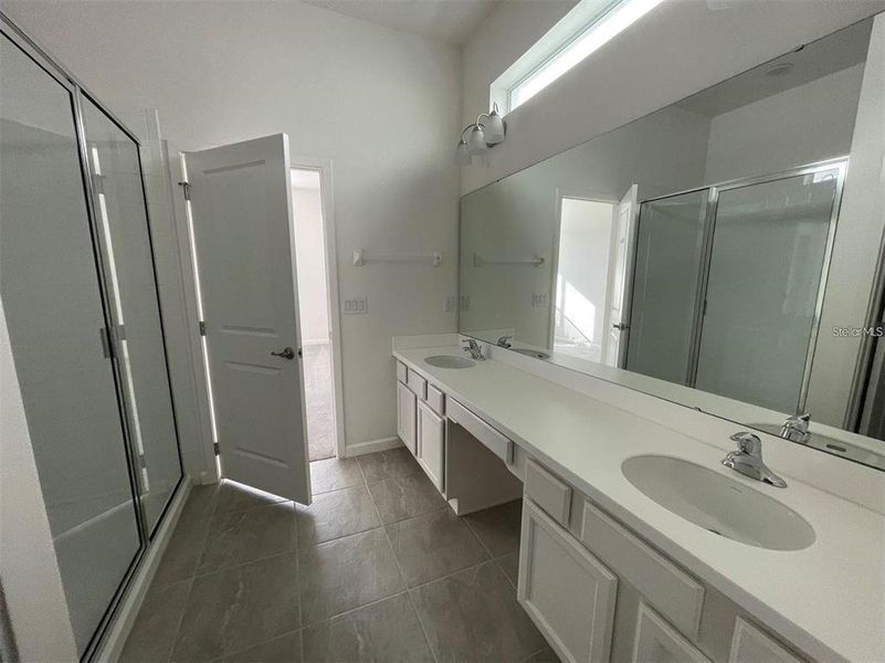 Furnished interior view inside a new home in , Kissimmee (Image 11).