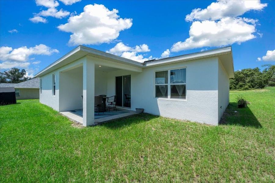 Exterior details and patio area of a home in , Ocala (Image 3).