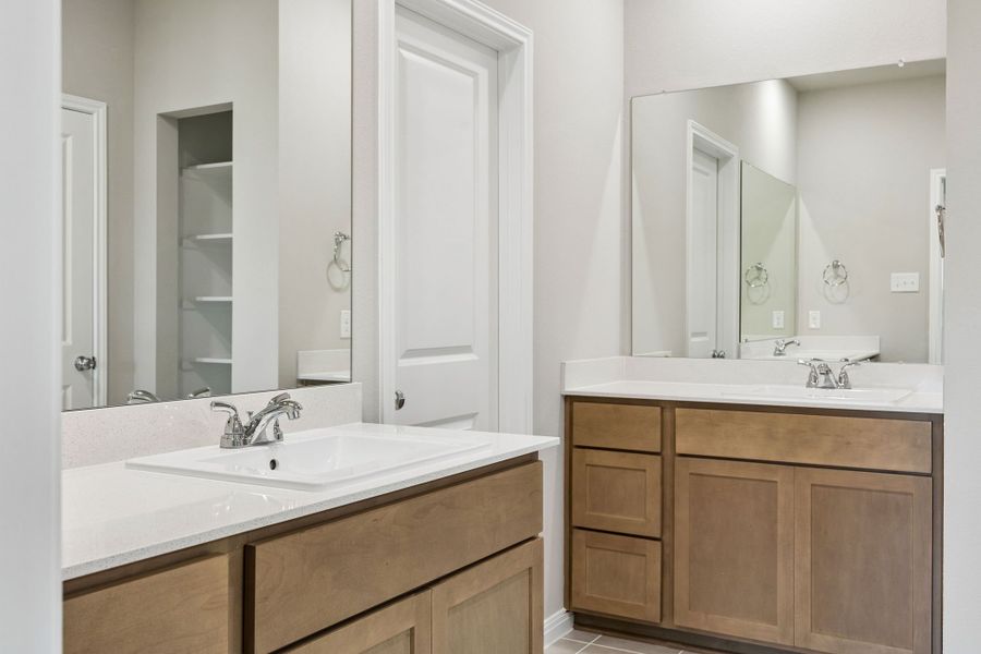 Primary Bathroom in the Sabine home plan by Trophy Signature Homes – REPRESENTATIVE PHOTO Primary Bathroom in the Sabine home plan by Trophy Signature Homes – REPRESENTATIVE PHOTO