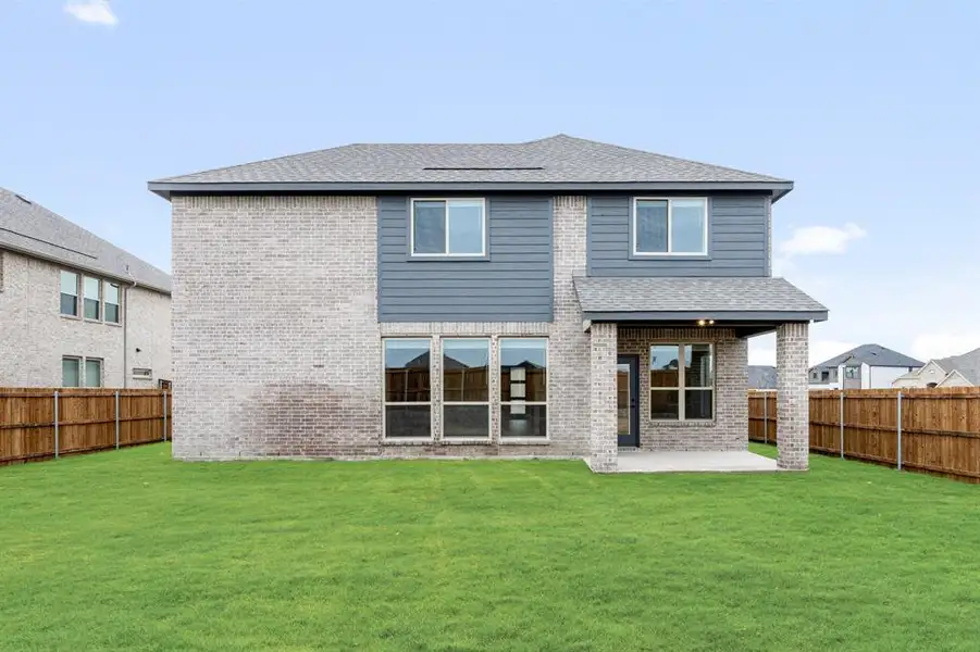 Exterior details and patio area of a home in Sonoma Verde, McLendon-Chisholm (Image 4).