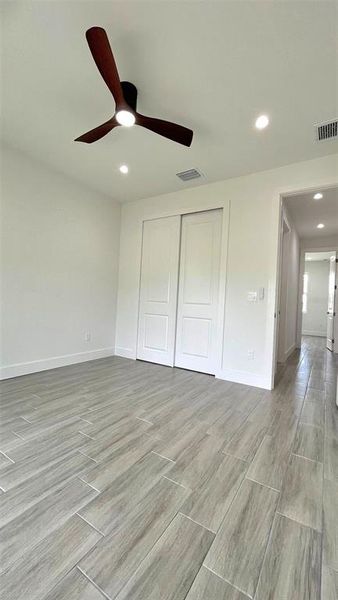 Spacious, unfurnished interior of a new home in , North Port (Image 14).