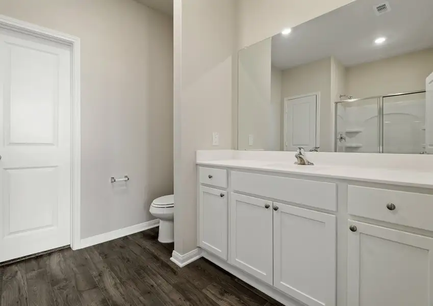 Spacous vanity in master bedroom
