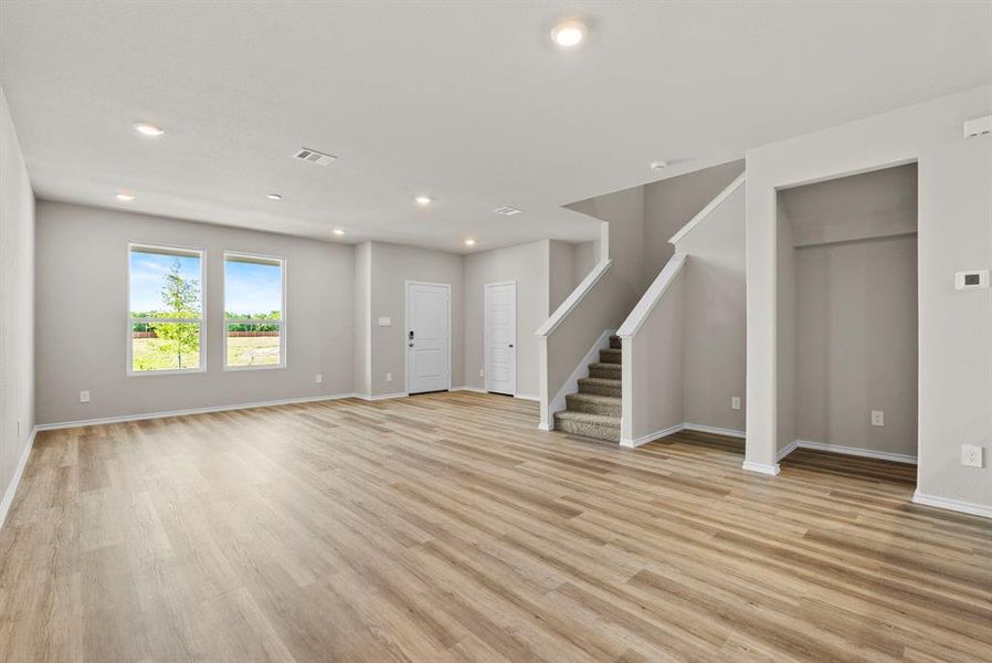 Spacious, unfurnished interior of a new home in Orchard Village, Fort Worth (Image 15).