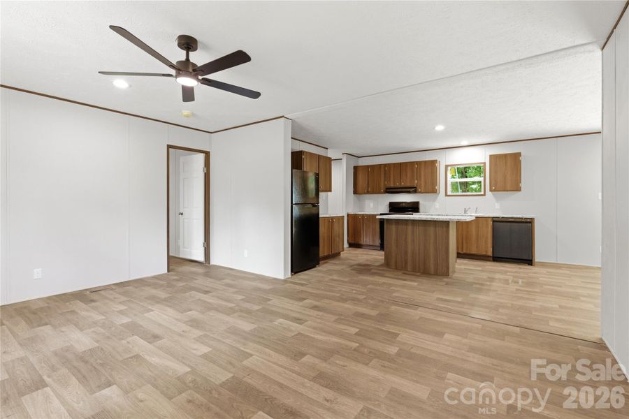 Spacious, unfurnished interior of a new home in , Lincolnton (Image 14).