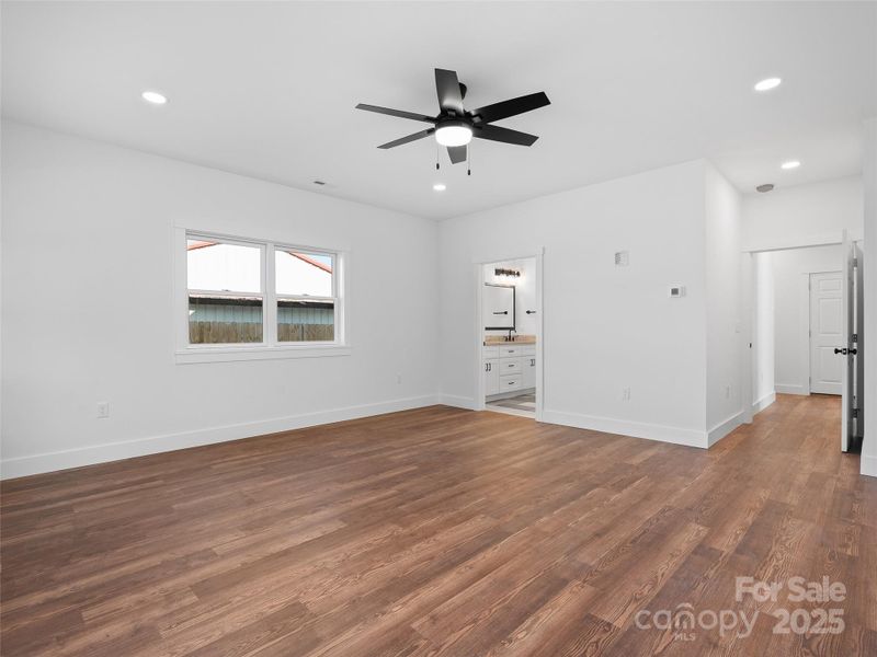Spacious, unfurnished interior of a new home in , Waynesville (Image 28).
