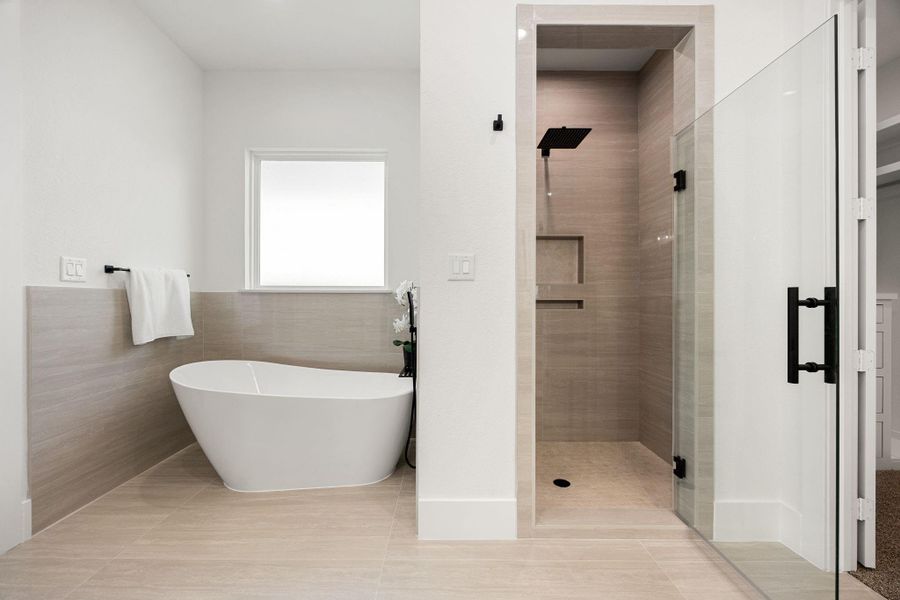 Furnished interior view inside a new home in , Tomball (Image 13).