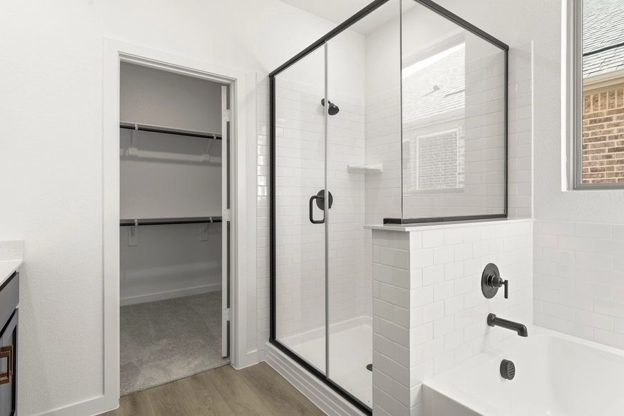 Primary Bathroom Representative Photo featuring the Oxford Collection