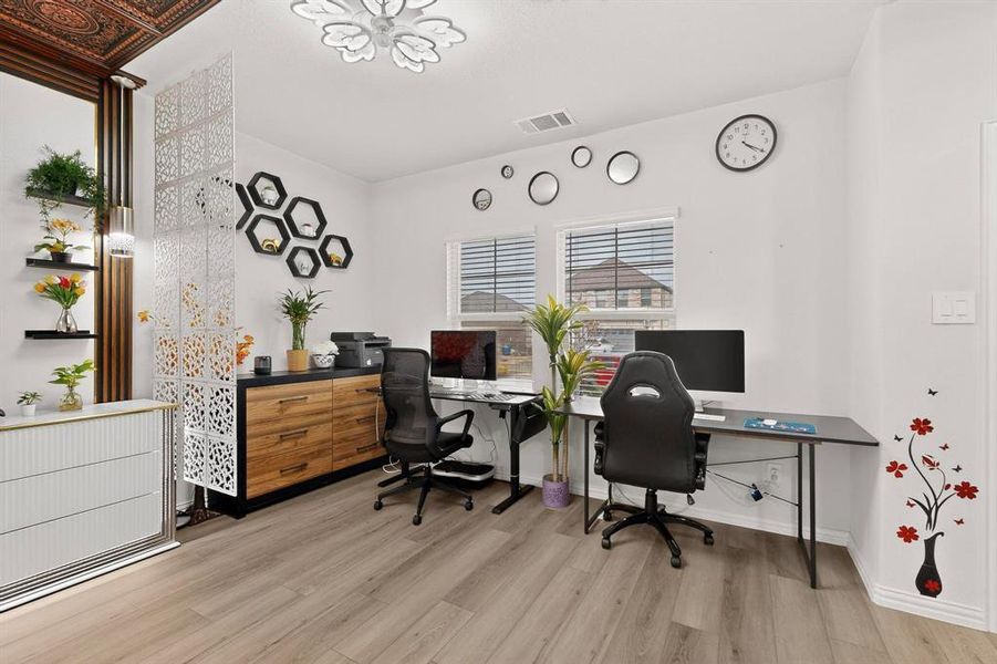 Furnished interior view inside a new home in Wolf Creek Farms - Signature Series, Melissa (Image 31).