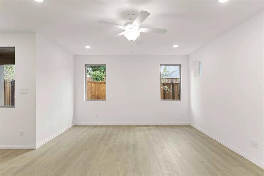 Spacious, unfurnished interior of a new home in Sereno Oaks at Buckner Terrace, Dallas (Image 21). Spacious, unfurnished interior of a new home in Sereno Oaks at Buckner Terrace, Dallas (Image 21).