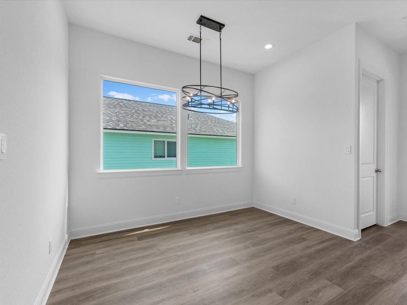 Spacious, unfurnished interior of a new home in , Galveston (Image 24).