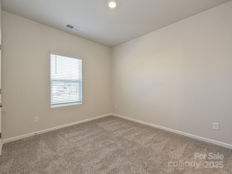 Photo is not of the actual home, but is an inspirational photo of builder’s model home and may depict options, furnishings, and/or decorator features that are not included Photo is not of the actual home, but is an inspirational photo of builder’s model home and may depict options, furnishings, and/or decorator features that are not included