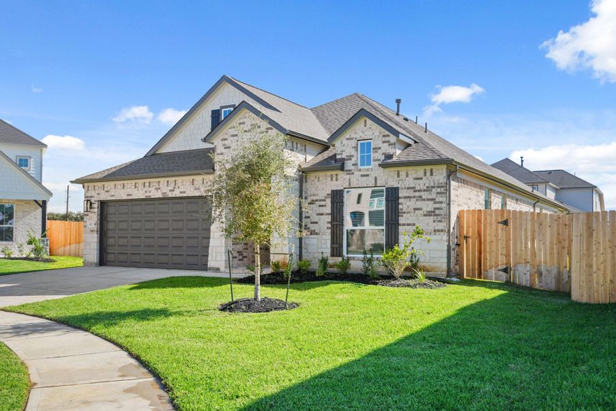 Exterior details and patio area of a home in Beacon Hill, Waller (Image 3). Exterior details and patio area of a home in Beacon Hill, Waller (Image 3).