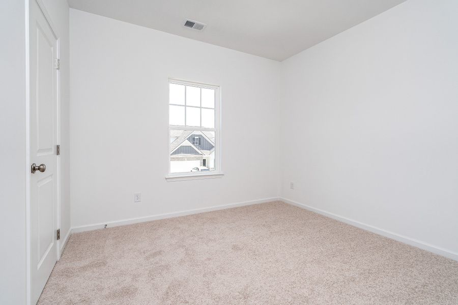 Spacious, unfurnished interior of a new home in Ridgewood, Shelbyville (Image 12).