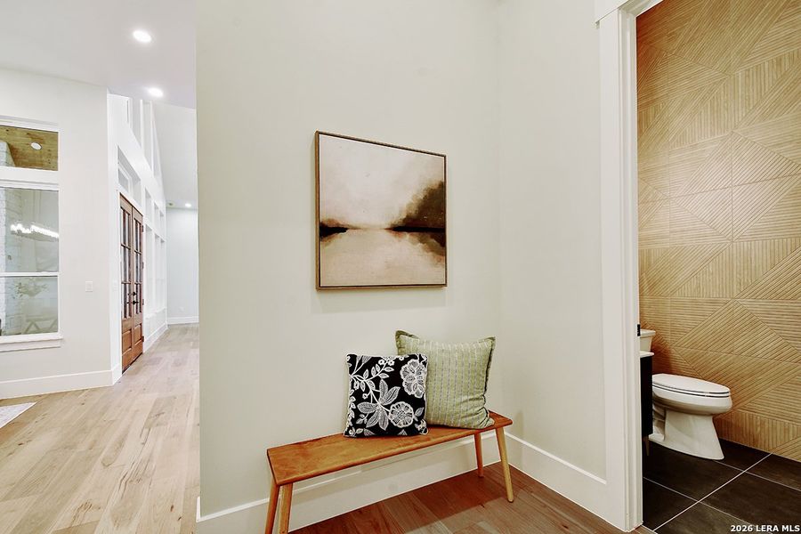 Furnished interior view inside a new home in , Bandera (Image 16).