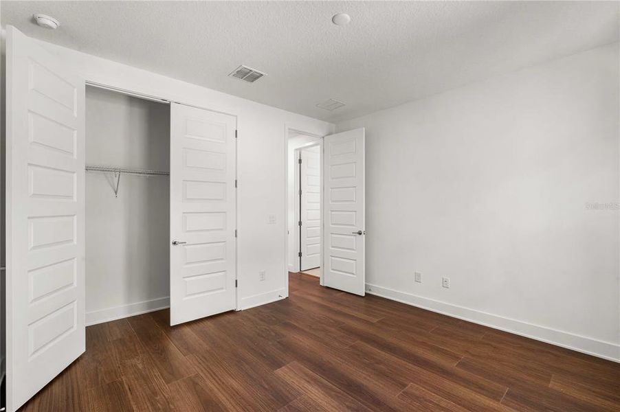 Spacious, unfurnished interior of a new home in , Tampa (Image 39).