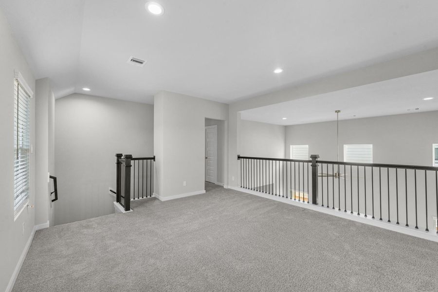 Spacious, unfurnished interior of a new home in Grand Oaks Village, Houston (Image 18). Spacious, unfurnished interior of a new home in Grand Oaks Village, Houston (Image 18).