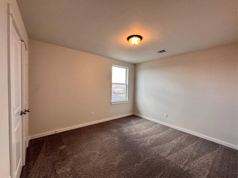Spacious, unfurnished interior of a new home in Santa Fe, Cleveland (Image 14).