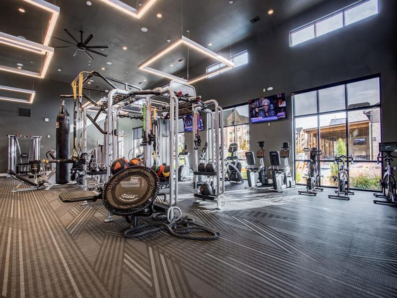 Community amenities in SoHo Square, Dallas (Image 19).