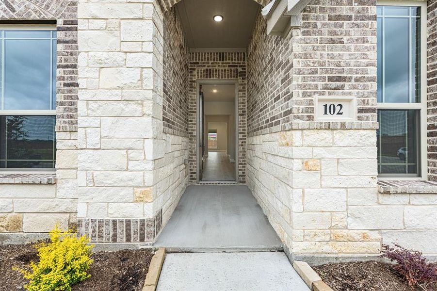 Spacious, unfurnished interior of a new home in Sunset Ridge, Alvarado (Image 29).