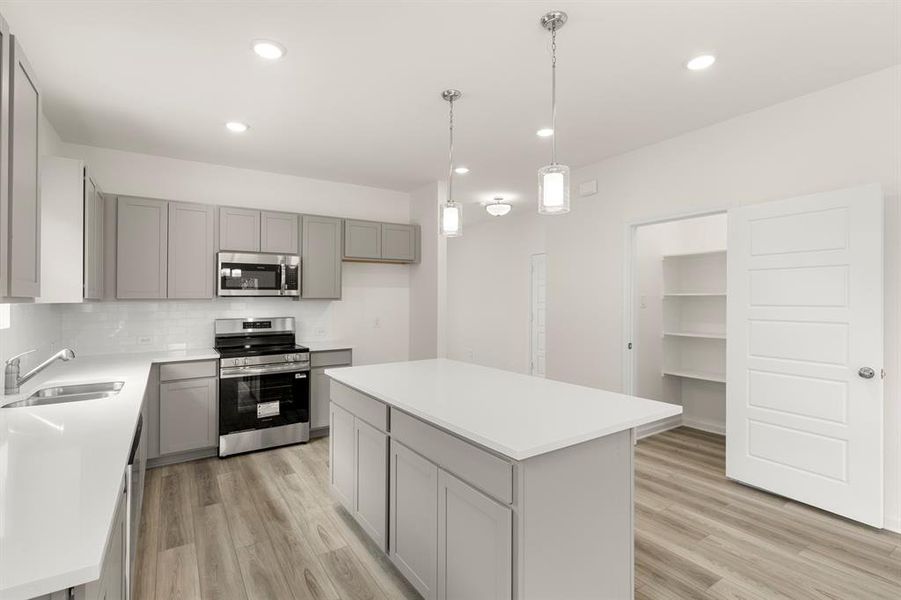 08. 1233 Anderson - Kitchen (4) 08. 1233 Anderson - Kitchen (4)