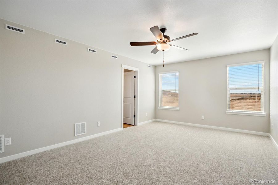 Spacious, unfurnished interior of a new home in Second Creek Farm, Commerce City (Image 6). Spacious, unfurnished interior of a new home in Second Creek Farm, Commerce City (Image 6).
