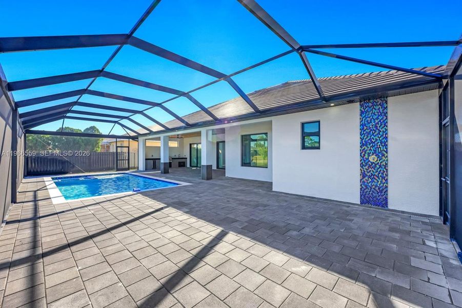 Exterior details and patio area of a home in , Cape Coral (Image 25).
