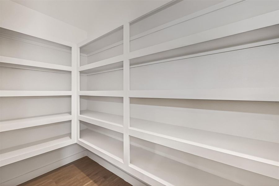 Spacious, unfurnished interior of a new home in , Hempstead (Image 34).