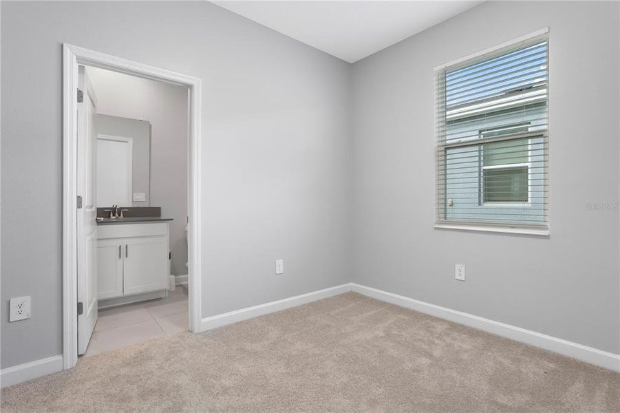 Spacious, unfurnished interior of a new home in , Davenport (Image 24).