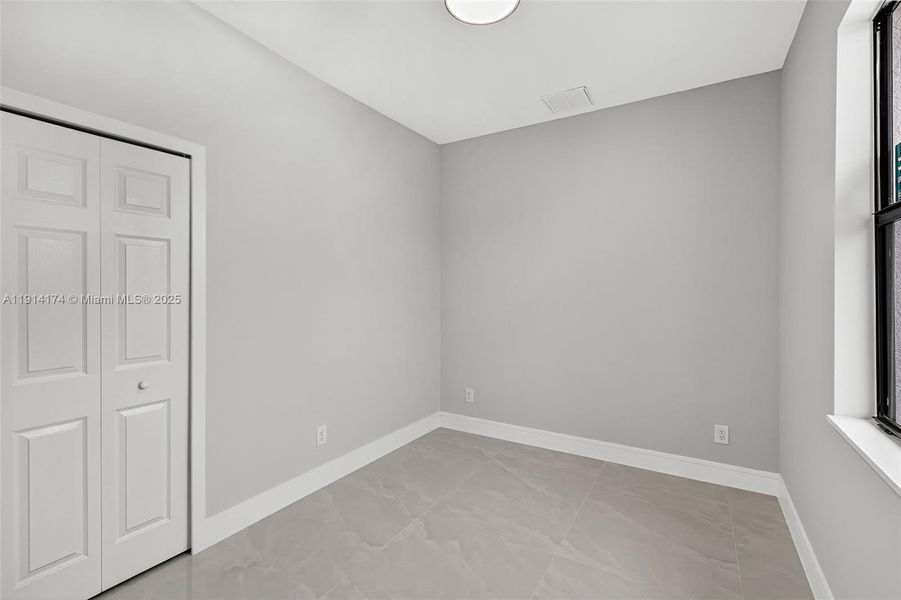 Spacious, unfurnished interior of a new home in , Lehigh Acres (Image 35).