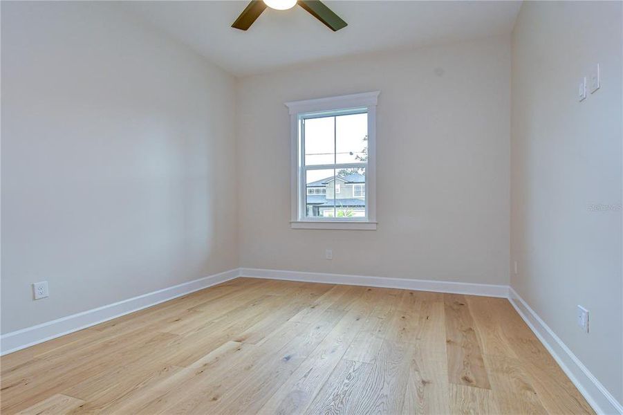 Spacious, unfurnished interior of a new home in , Tampa (Image 20).