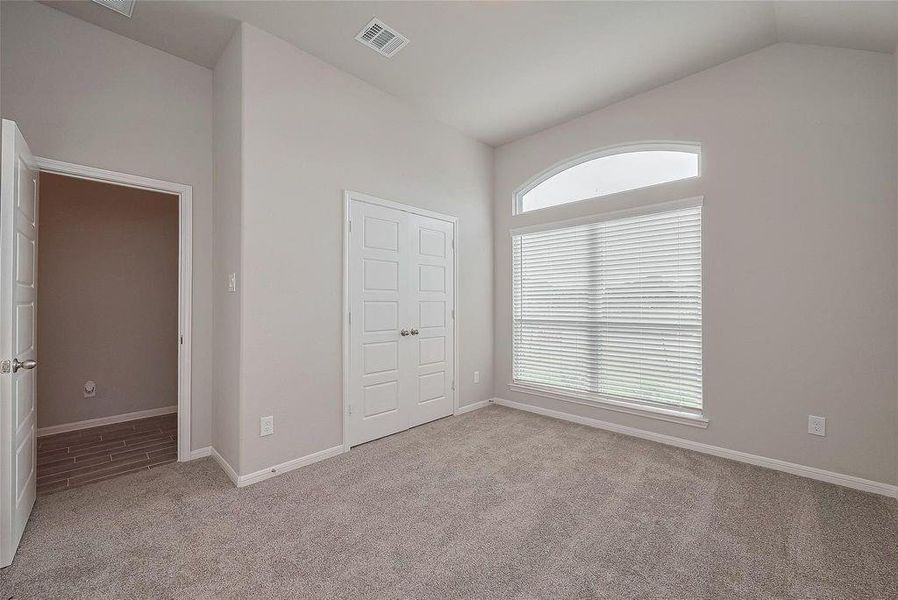 Spacious, unfurnished interior of a new home in River Ranch, Dayton (Image 37).