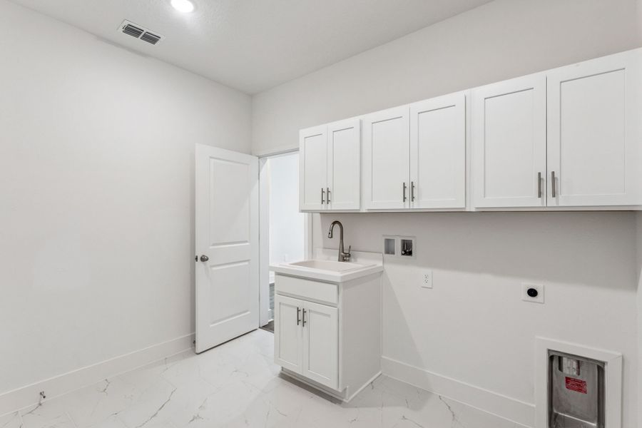Furnished interior view inside a new home in Eden Crest, Apopka (Image 13).
